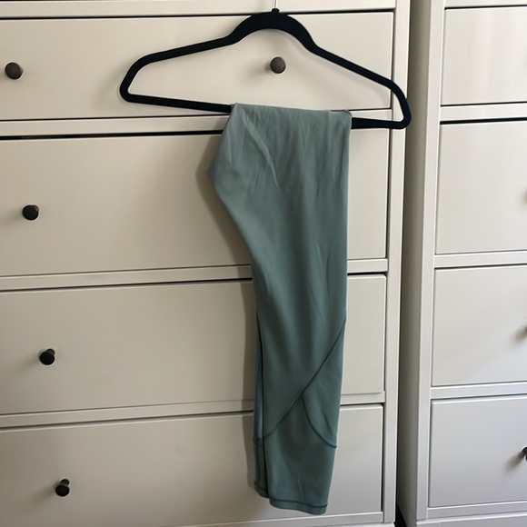 Lululemon In Movement 7/8 Tight *Everlux 25" in Frosted Pine Size 8 - Picture 5 of 6